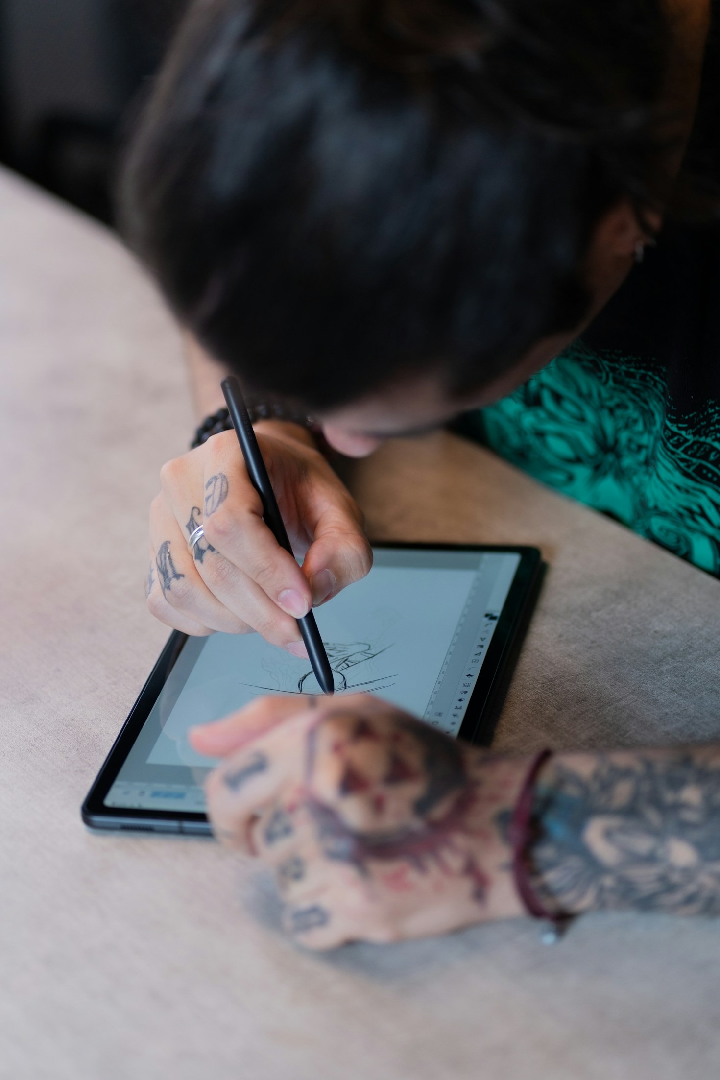 How Personal Experience Shapes Visual Storytelling